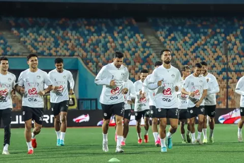 سعفان يشارك في المران وحوار مع تريزيجيه.. الظهور الأول لمنتخب مصر قبل تصفيات المونديال (صور)